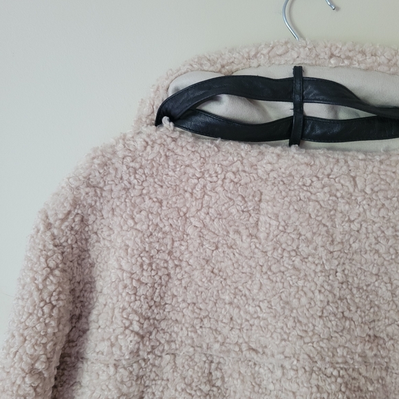 Zara Contrasting Faux Fur Shearling Jacket - Picture 9 of 13